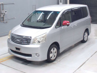 2010 Toyota Noah