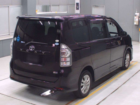 2010 Toyota Voxy ZRR75W[1]