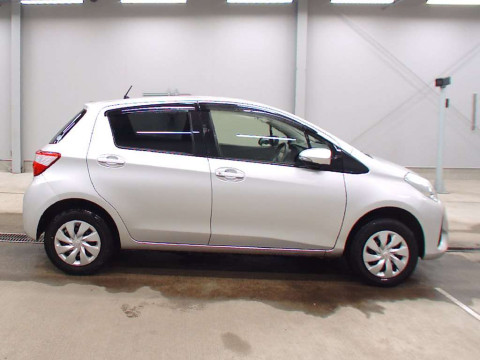 2018 Toyota Vitz NSP135[2]