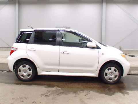 2006 Toyota IST NCP65[2]