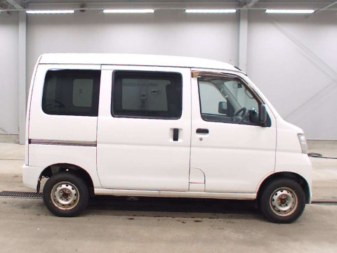 2015 Daihatsu Hijet Cargo S331V[2]