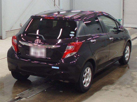 2015 Toyota Vitz NSP130[1]