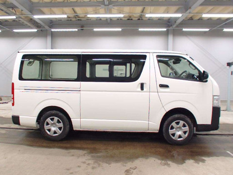 2020 Toyota Hiace Van GDH206V[2]