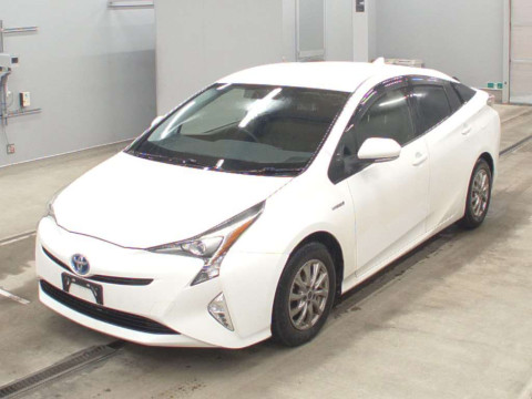 2017 Toyota Prius ZVW55[0]