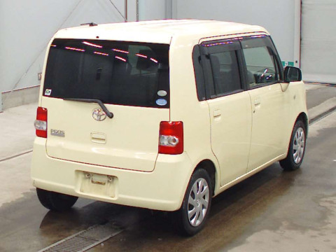 2012 Toyota Pixis Space L585A[1]