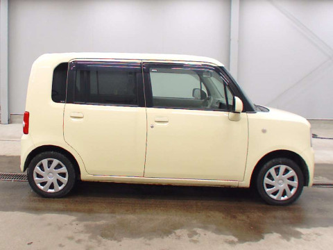 2012 Toyota Pixis Space L585A[2]