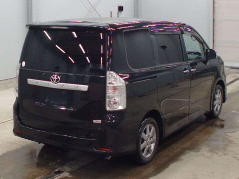 2009 Toyota Voxy ZRR70W[1]