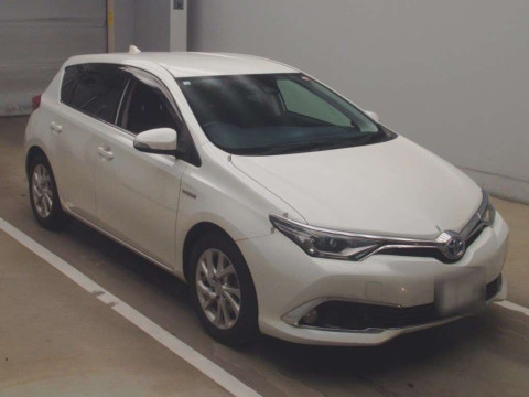 2016 Toyota Auris ZWE186H[2]