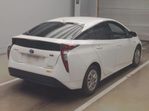 2017 Toyota Prius ZVW55[1]