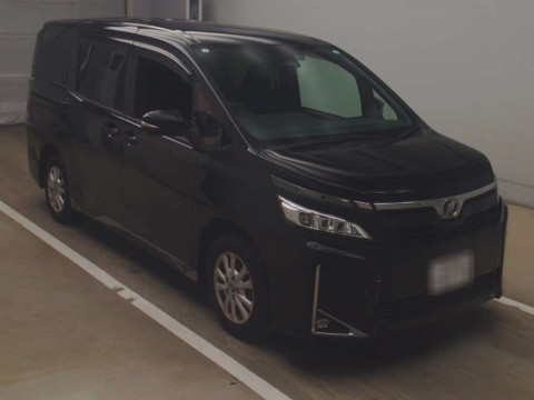 2017 Toyota Voxy ZRR80G[2]