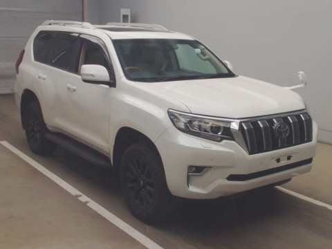 2020 Toyota Land Cruiser Prado TRJ150W[2]