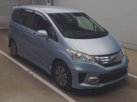 2013 Honda Freed hybrid GP3[2]