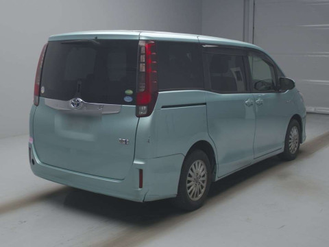 2014 Toyota Noah ZWR80G[1]