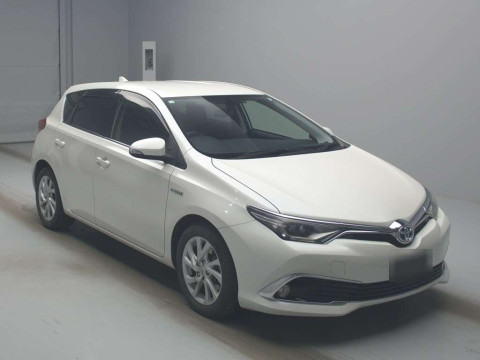 2016 Toyota Auris ZWE186H[2]