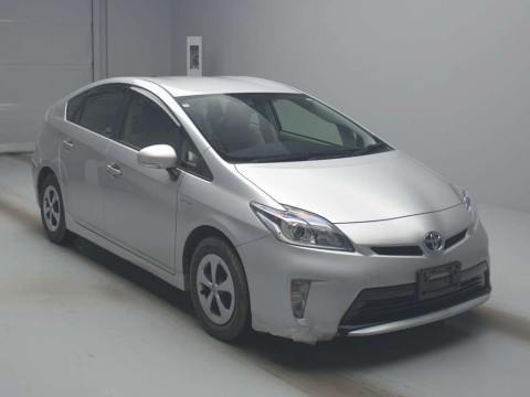 2013 Toyota Prius ZVW30[2]