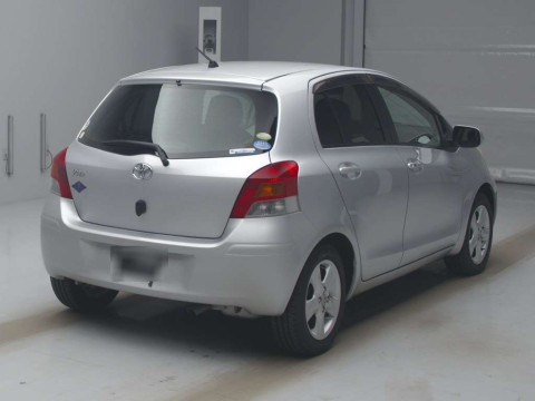 2007 Toyota Vitz SCP90[1]