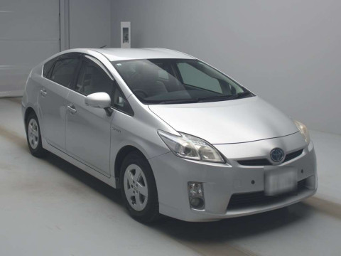 2011 Toyota Prius ZVW30[2]