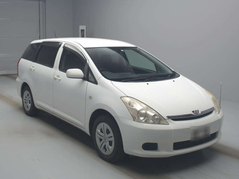 2004 Toyota Wish ZNE10G[2]