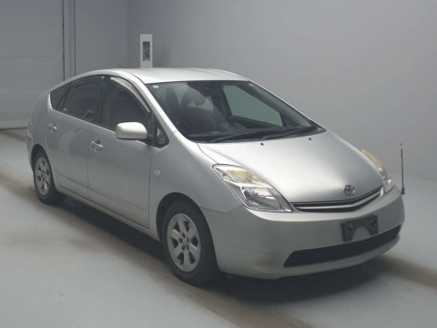 2005 Toyota Prius NHW20[2]