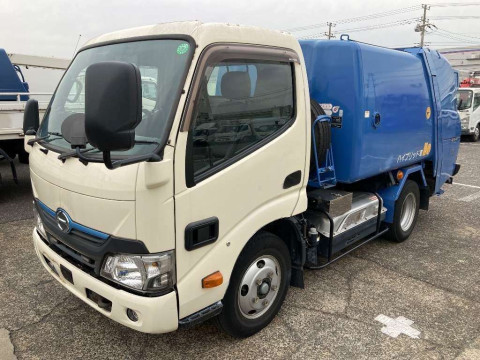 2017 Hino Dutro Hybrid XKU600X[0]