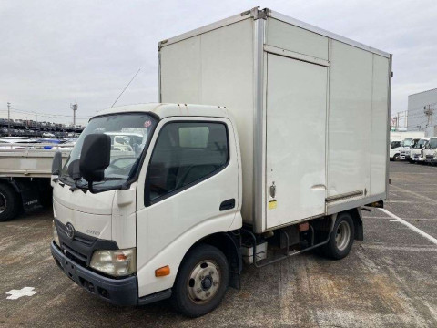 2012 Toyota Dyna Truck XZU605[0]