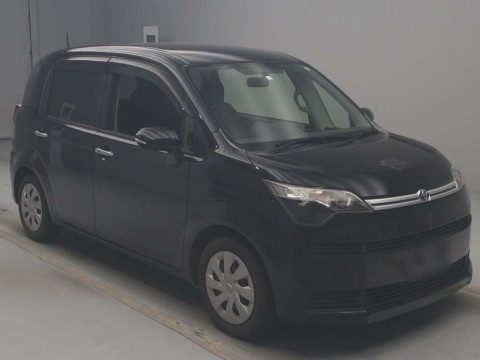 2016 Toyota Spade NSP141[2]