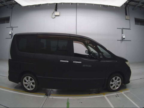 2011 Nissan Serena FC26[2]