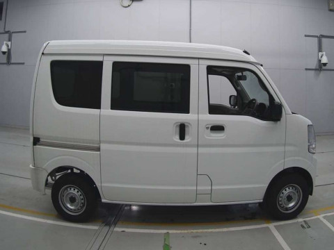 2023 Nissan NV100 Clipper DR17V[2]