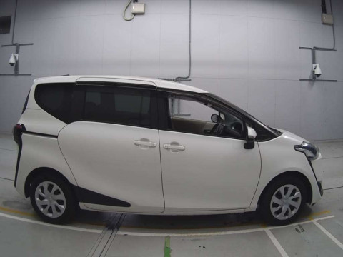 2017 Toyota Sienta NSP170G[2]