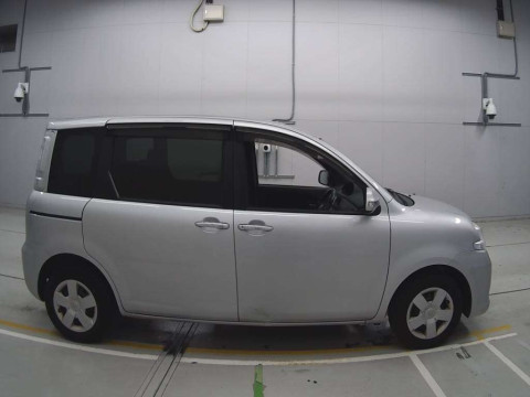 2012 Toyota Sienta NCP81G[2]