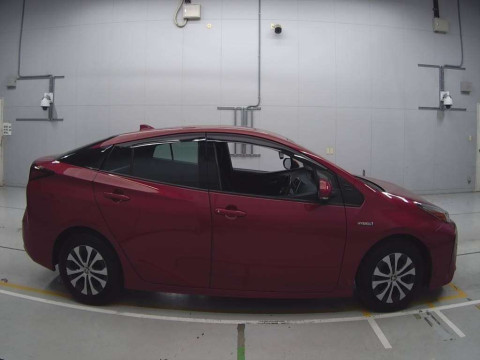 2019 Toyota Prius ZVW51[2]