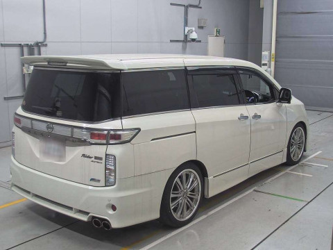 2013 Nissan Elgrand PE52[1]