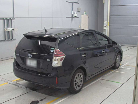 2017 Toyota Prius alpha ZVW41W[1]