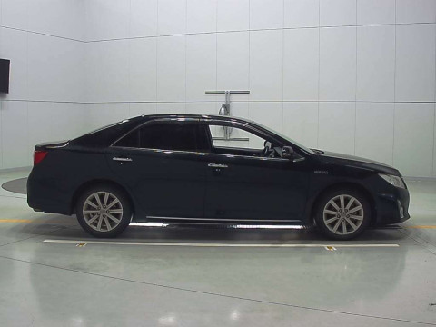 2011 Toyota Camry AVV50[2]