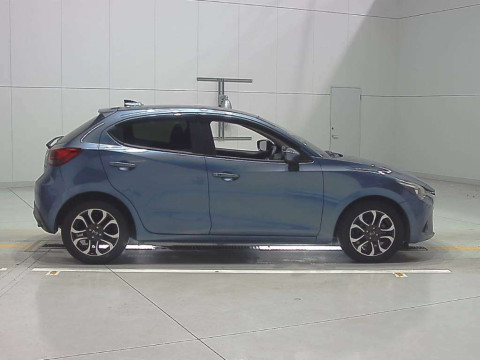 2016 Mazda Demio DJ5FS[2]