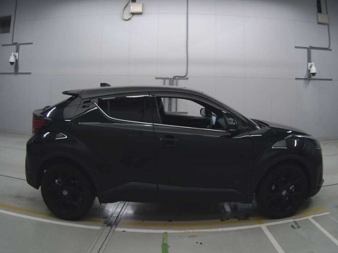 2022 Toyota C-HR ZYX11[2]