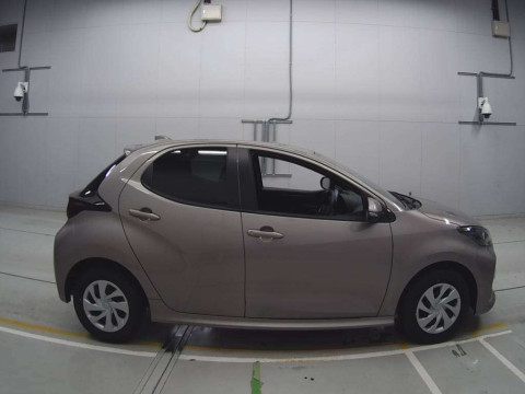 2022 Toyota YARIS KSP210[2]