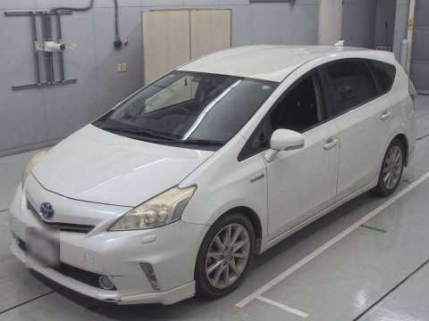 2013 Toyota Prius alpha ZVW41W[0]