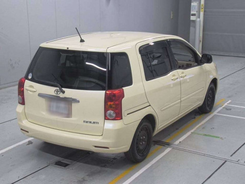 2005 Toyota Raum NCZ20[1]