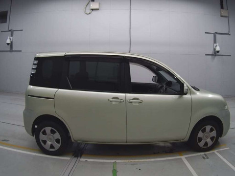 2008 Toyota Sienta NCP81G[2]