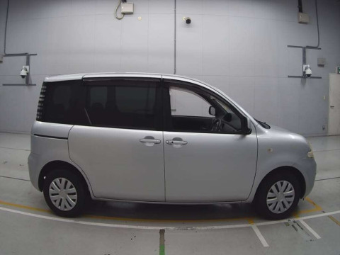 2006 Toyota Sienta NCP81G[2]