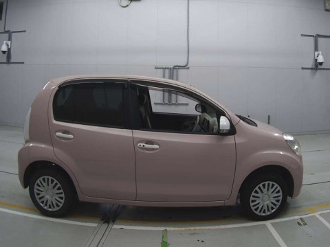 2014 Toyota Passo KGC30[2]