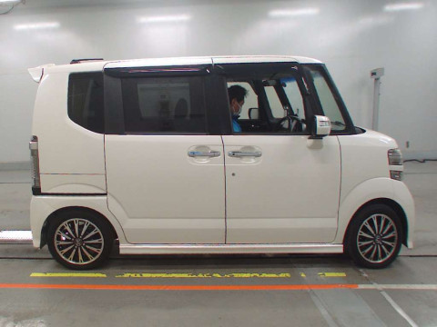 2016 Honda N-BOX CUSTOM JF1[2]