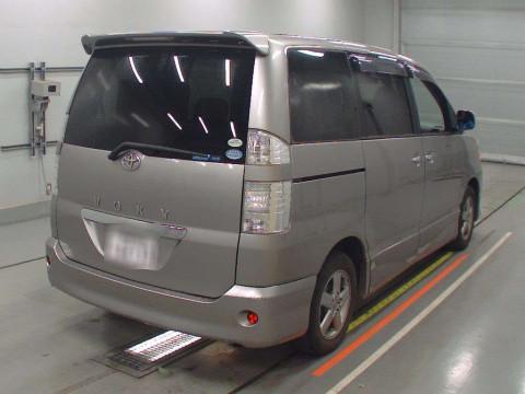 2006 Toyota Voxy AZR60G[1]