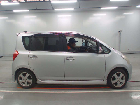 2006 Toyota Ractis NCP100[2]