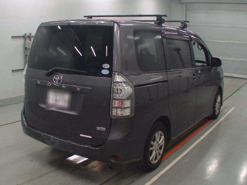 2010 Toyota Voxy ZRR70G[1]