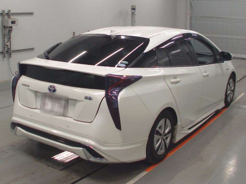 2016 Toyota Prius ZVW51[1]