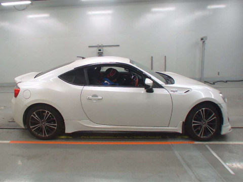 2012 Toyota 86 ZN6[2]