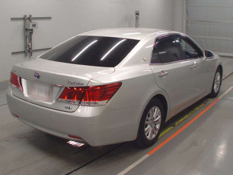 2013 Toyota Crown Hybrid AWS210[1]