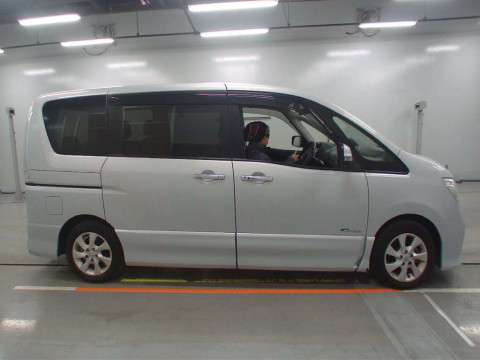 2012 Nissan Serena HFC26[2]